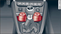 Centre console: Front cup holder